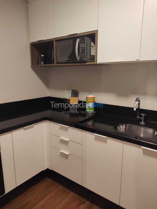 Apartamento para aluguel de temporada em Florianópolis (Praia Brava)