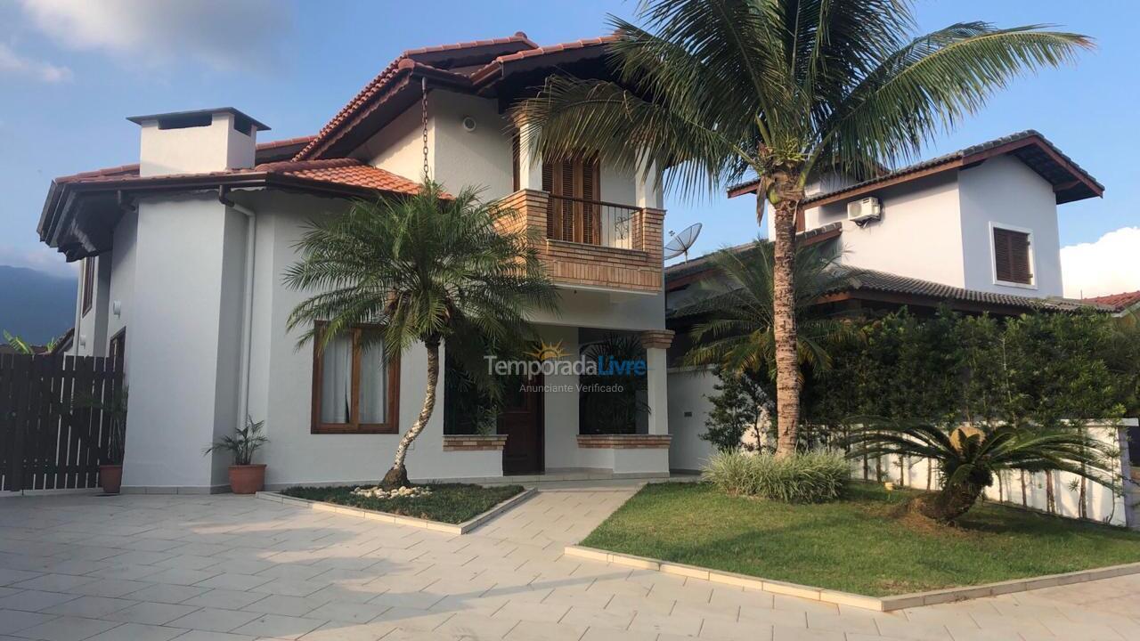 Casa para aluguel de temporada em Bertioga (Condominio Morada da Praia)