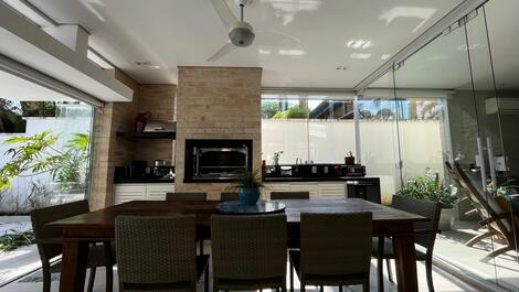  área gourmet com churrasqueira