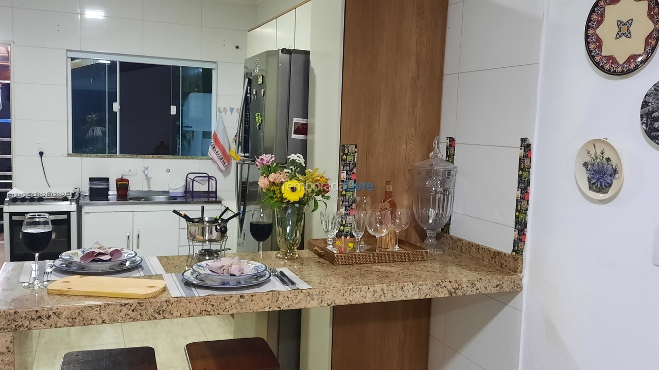 Casa para aluguel de temporada em Córrego do Bom Jesus (Cantinho da Roça)