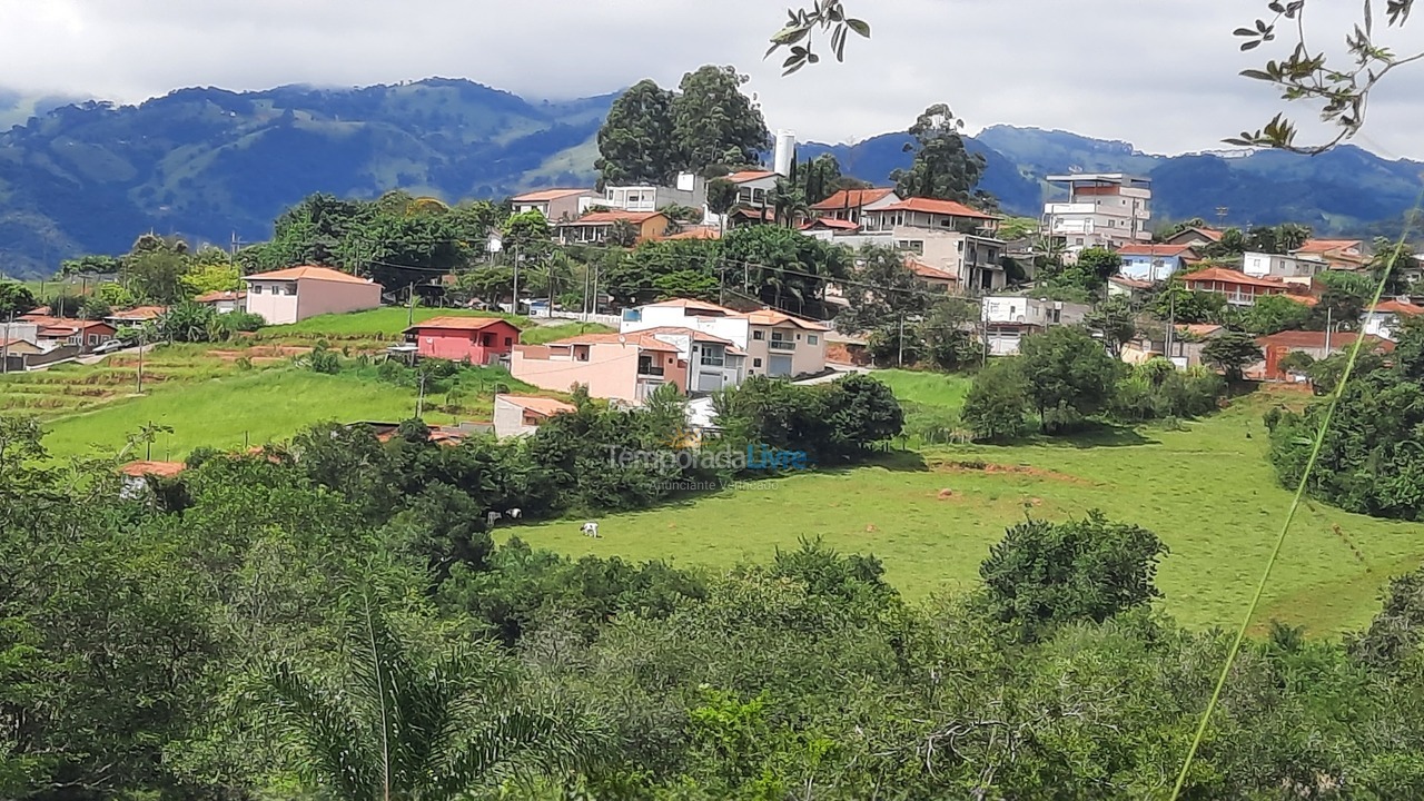 Casa para aluguel de temporada em Córrego do Bom Jesus (Cantinho da Roça)