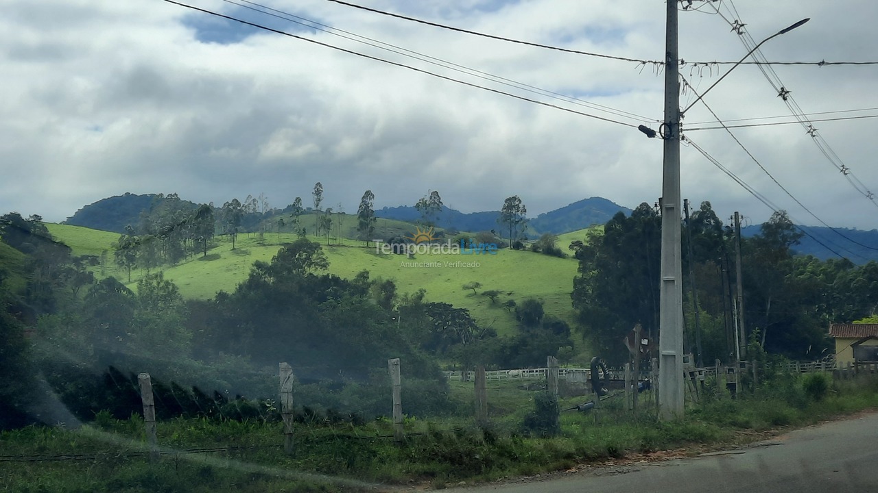 Casa para aluguel de temporada em Córrego do Bom Jesus (Cantinho da Roça)