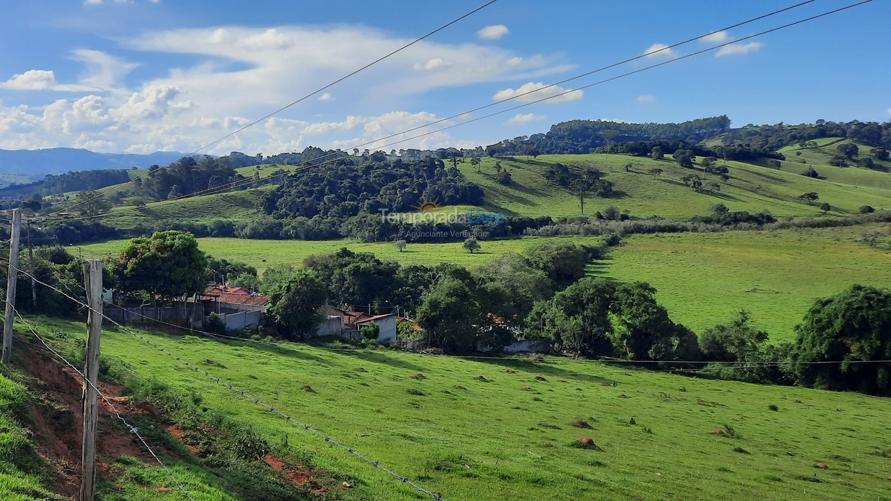 Casa para aluguel de temporada em Córrego do Bom Jesus (Cantinho da Roça)