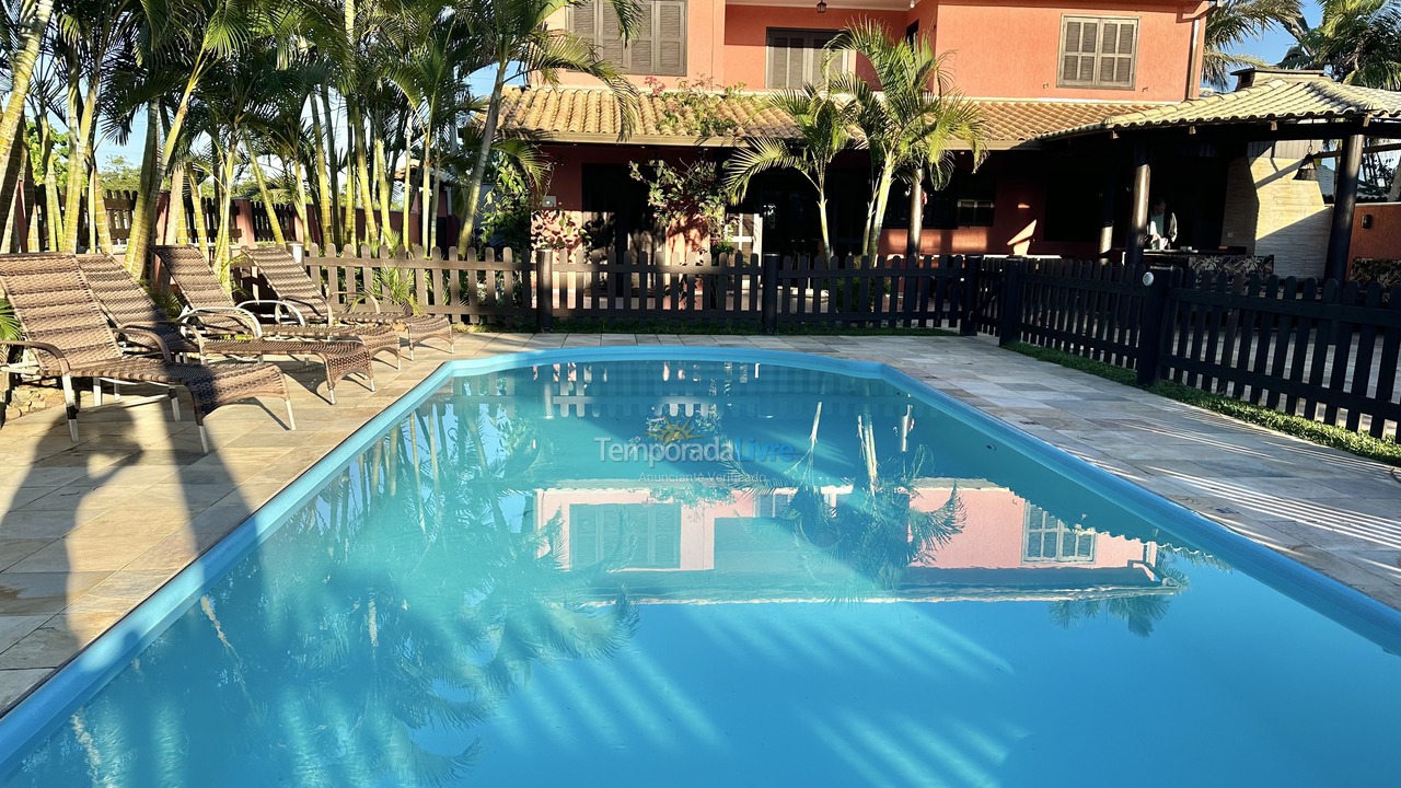 Casa para aluguel de temporada em Guaratuba (Barra do Saí)