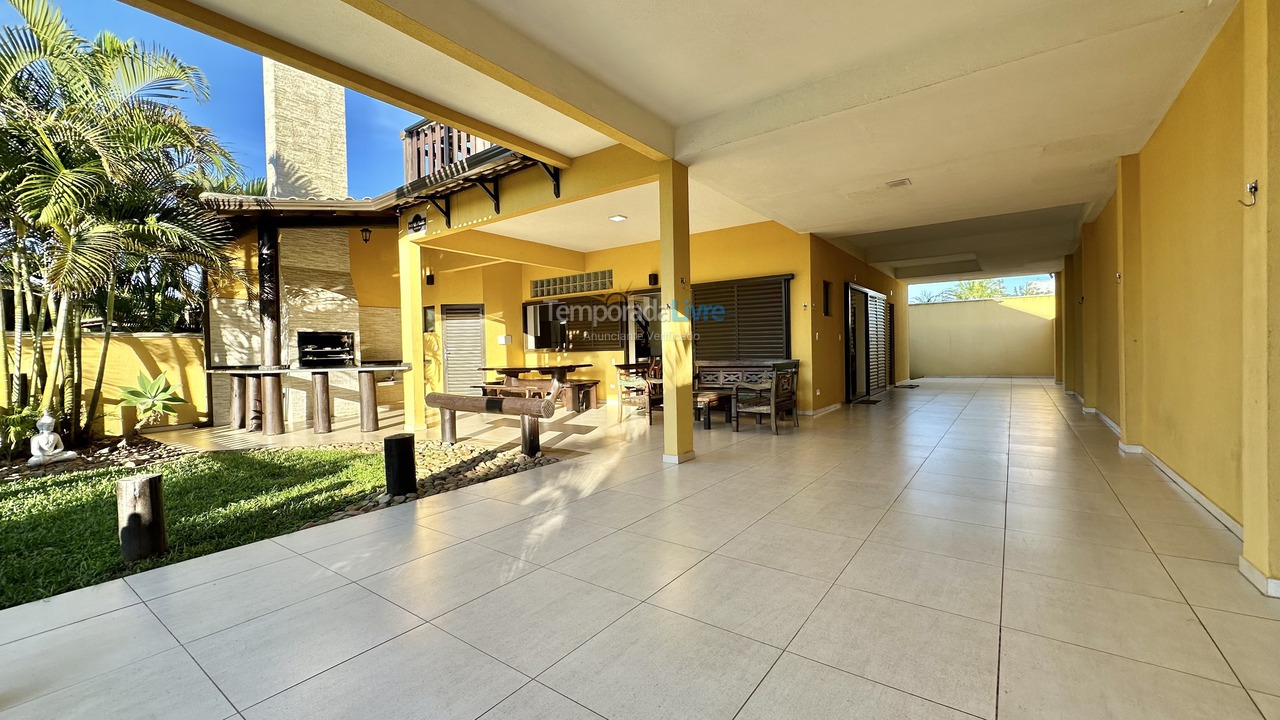 House for vacation rental in Guaratuba (Barra do Saí)