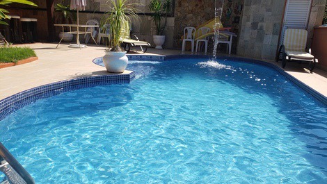 CASA 4 DS, PISCINA, WI-FI, CHURR. PRAIA PERNAMBUCO, COND. FECHADO.
