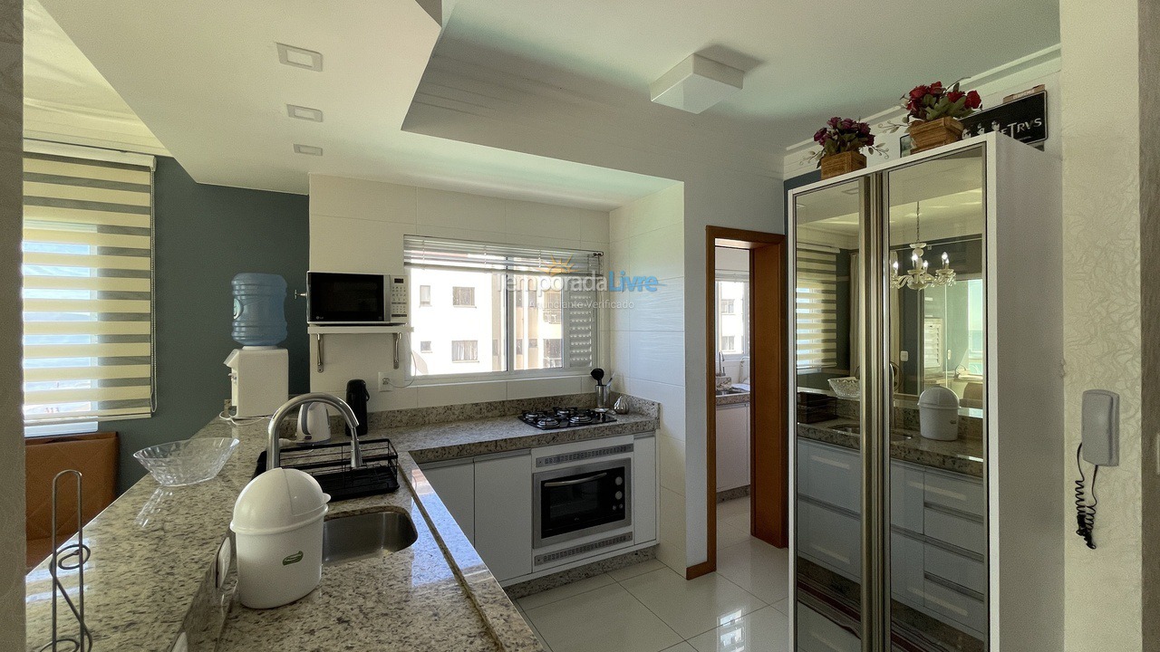 Apartamento para aluguel de temporada em Itapema (Meia Praia)