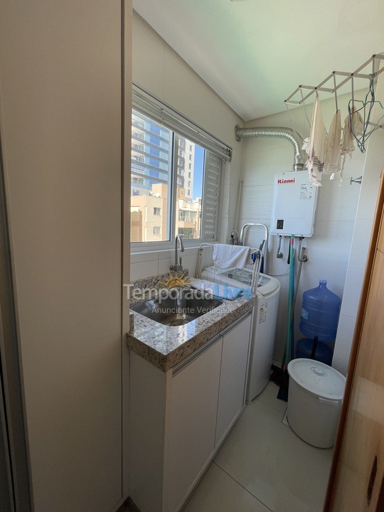 Apartamento para aluguel de temporada em Itapema (Meia Praia)