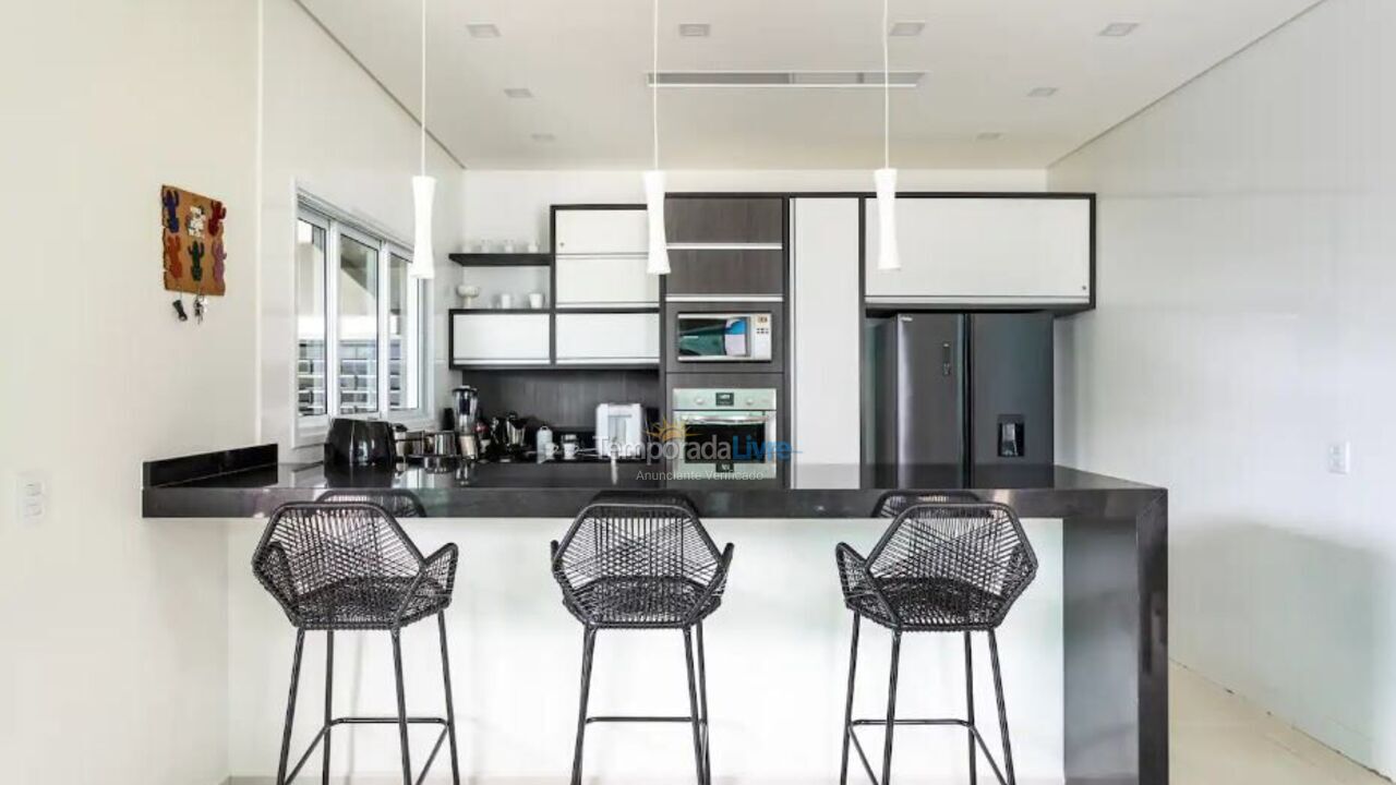 Casa para aluguel de temporada em Bertioga (Condominio Morada da Praia)