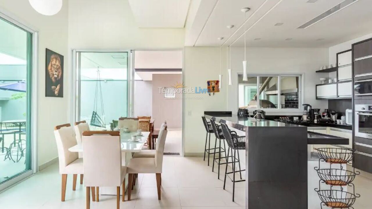 Casa para aluguel de temporada em Bertioga (Condominio Morada da Praia)