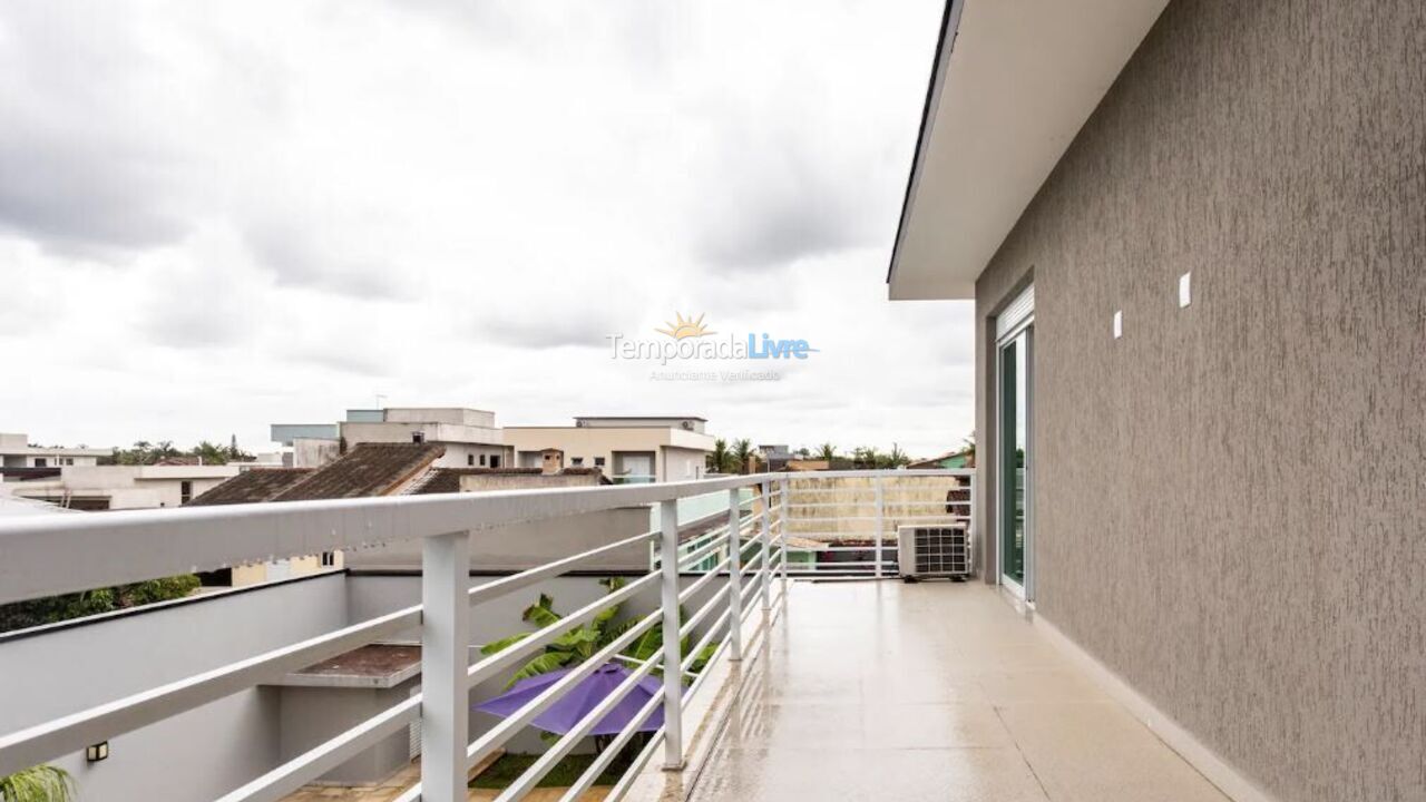 Casa para aluguel de temporada em Bertioga (Condominio Morada da Praia)