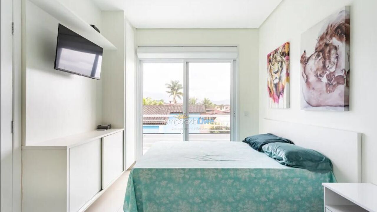 House for vacation rental in Bertioga (Condominio Morada da Praia)