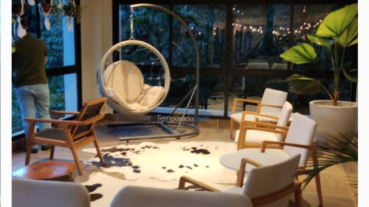 Apartamento para aluguel de temporada em Campos do Jordão (Jardim Belvedere)