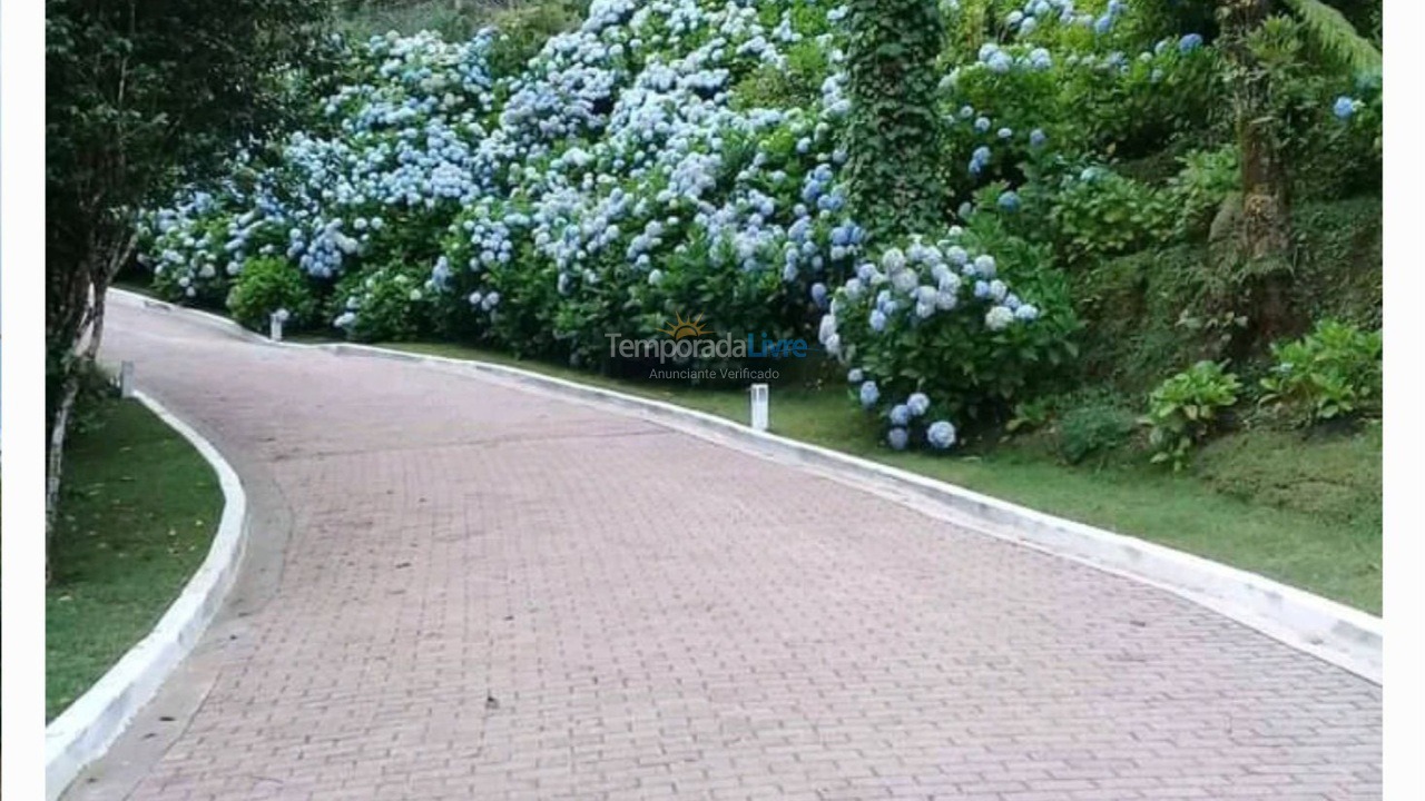 Apartamento para aluguel de temporada em Campos do Jordão (Jardim Belvedere)