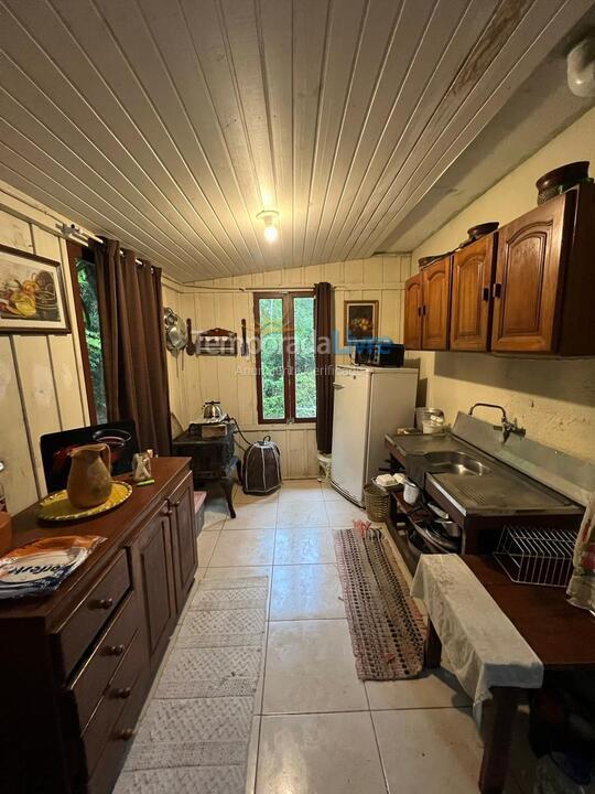 Casa para aluguel de temporada em Santo Amaro da Imperatriz (Localidade Caldas da Imperatriz)