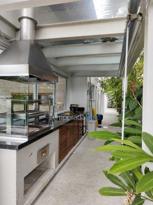 House for vacation rental in São Sebastião (Praia da Baleia)