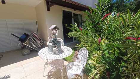 Casa disponível na praia da Baleia