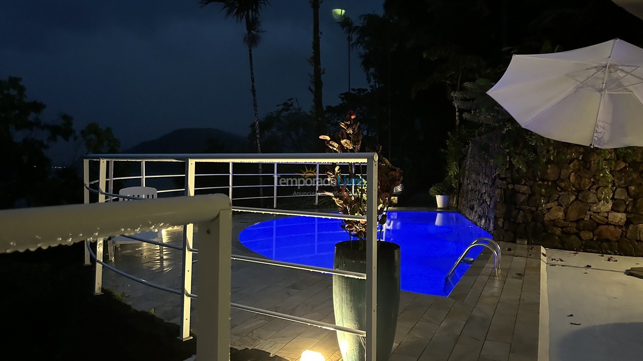 Casa para alquiler de vacaciones em Ubatuba (Praia Vermelha do Sul)