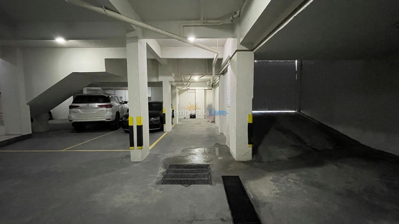 Apartamento para aluguel de temporada em Itapema (Meia Praia)