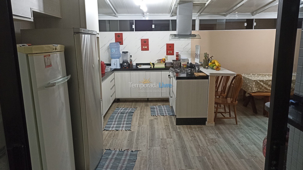 Apartment for vacation rental in Itapema (Meia Praia)