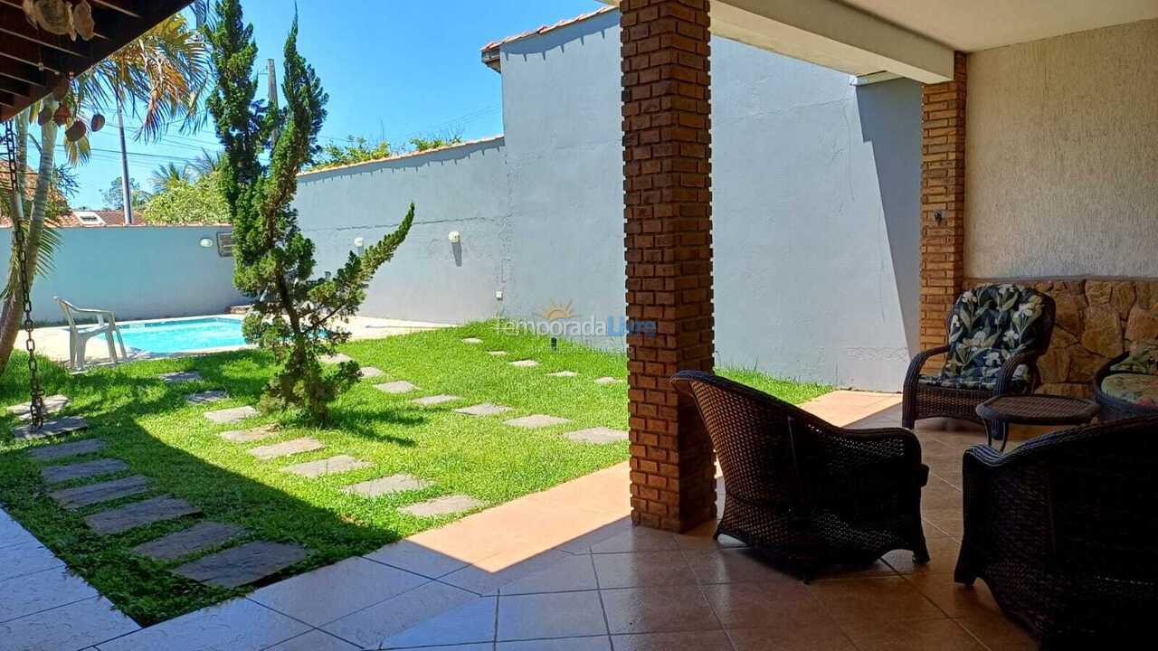Casa para aluguel de temporada em Caraguatatuba (Massaguaçu)