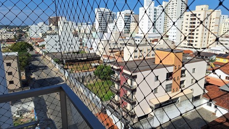 Apartamento de 2 dormitorios, una suite, cerca de la playa.