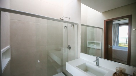 Guarajuba - House with 7 suites Pé na Areia