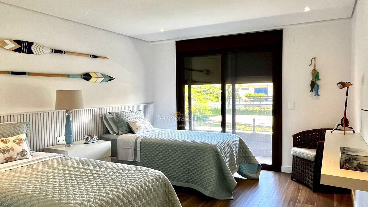 Casa para alquiler de vacaciones em São Sebastião (Praia do Engenho)