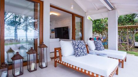 Beachfront rental on Cambury Beach