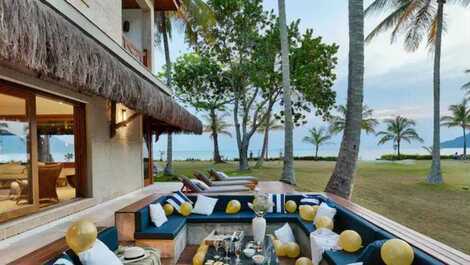 Casa pé na areia na Praia de Guaéca