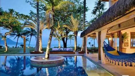 Casa pé na areia na Praia de Guaéca