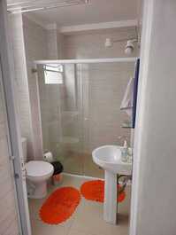 Beautiful Kitnet, Pitangueiras Center one block from the beach, Wi-Fi