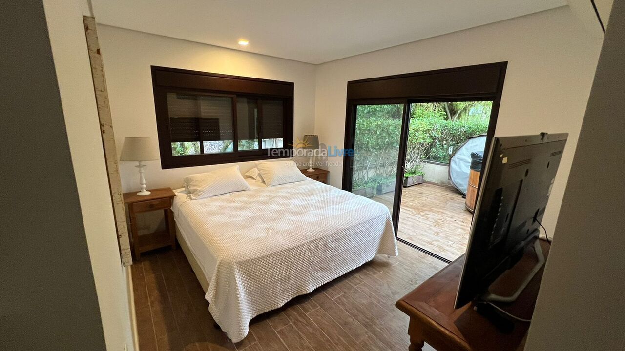 Casa para alquiler de vacaciones em São Sebastião (Praia da Baleia)