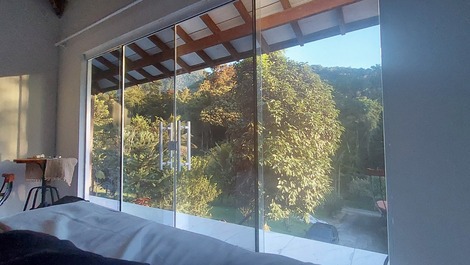 Suíte com cama super king, com vista 