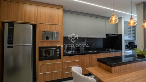 Apartamento com 2 suítes na praia de Canto Grande (AL07)