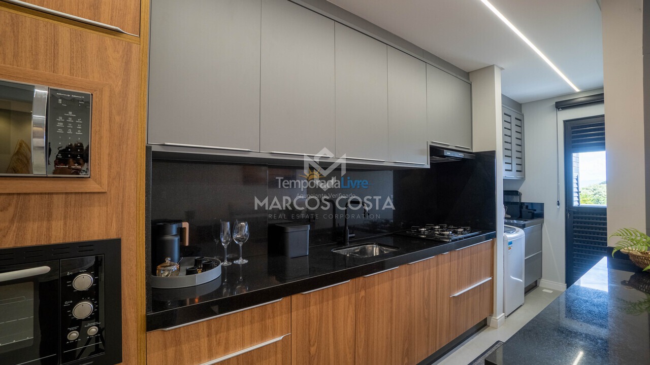 Apartamento para aluguel de temporada em Bombinhas (Canto Grande)