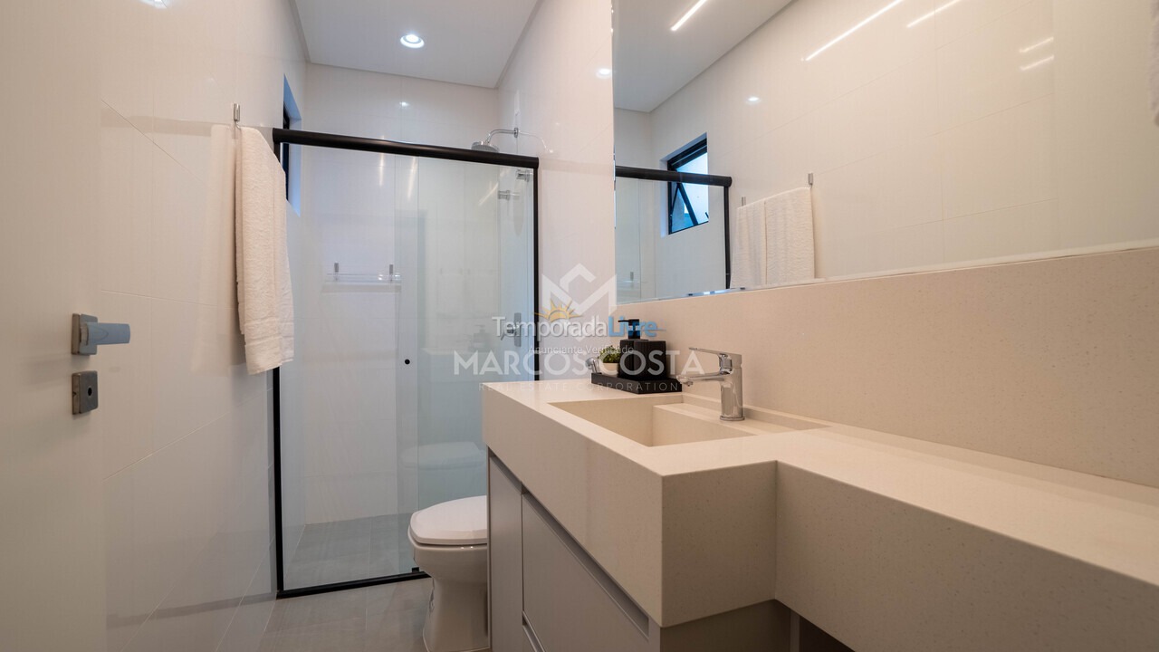 Apartamento para aluguel de temporada em Bombinhas (Canto Grande)