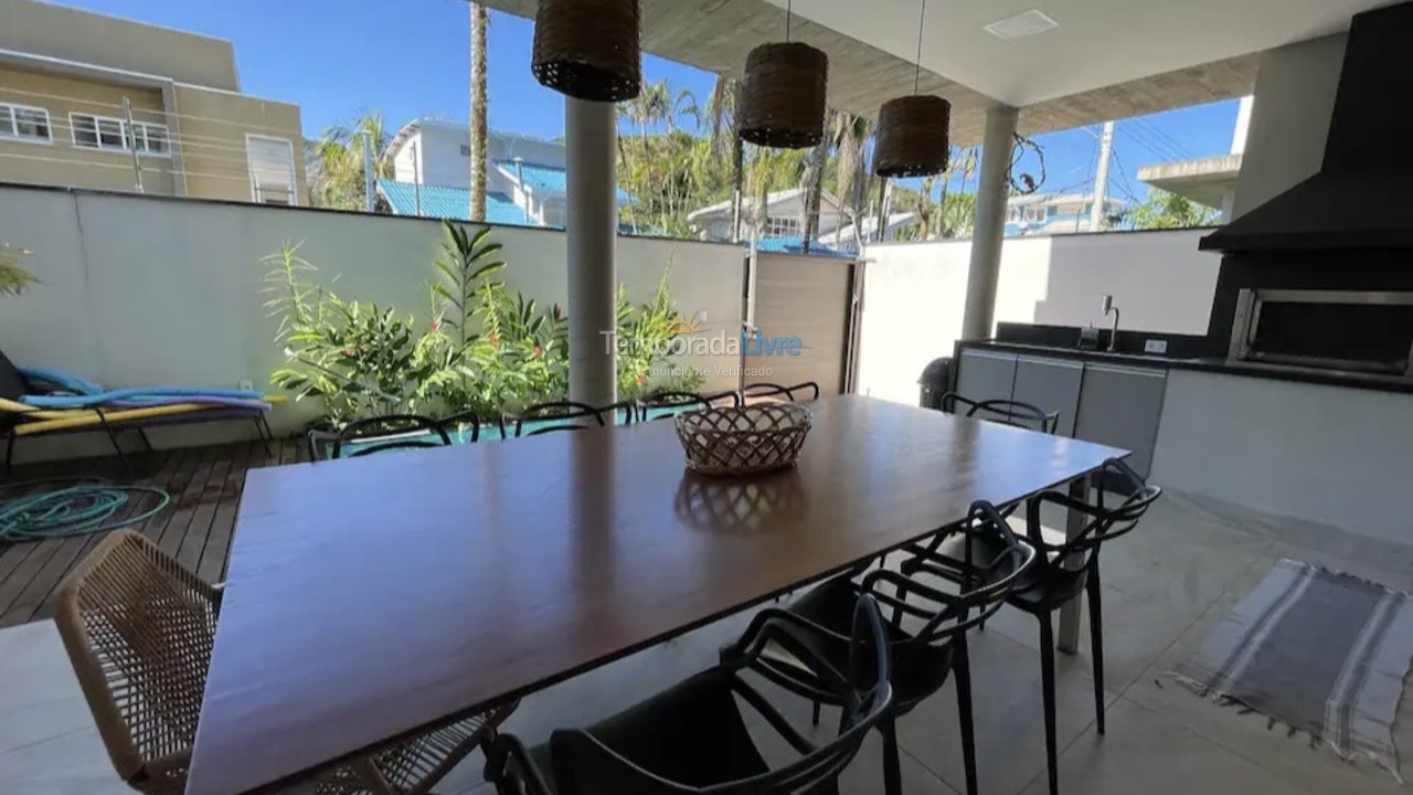 Casa para aluguel de temporada em São Sebastião (Juquehy)