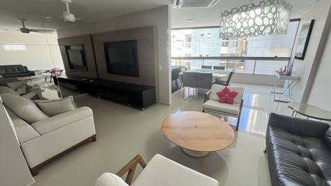 Alquiler por temporada 4 habitaciones, 3 de las cuales con aire acondicionado, Ed Dubai 2