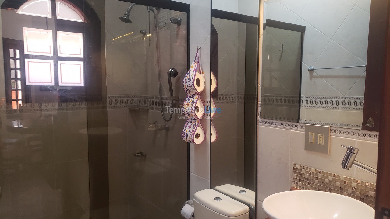 Casa para aluguel de temporada em Guarujá (Praia do Pernambuco)