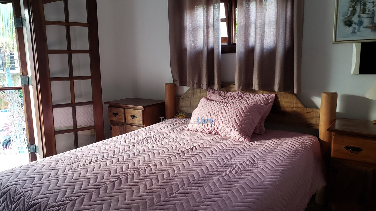 Casa para aluguel de temporada em Guarujá (Praia do Pernambuco)