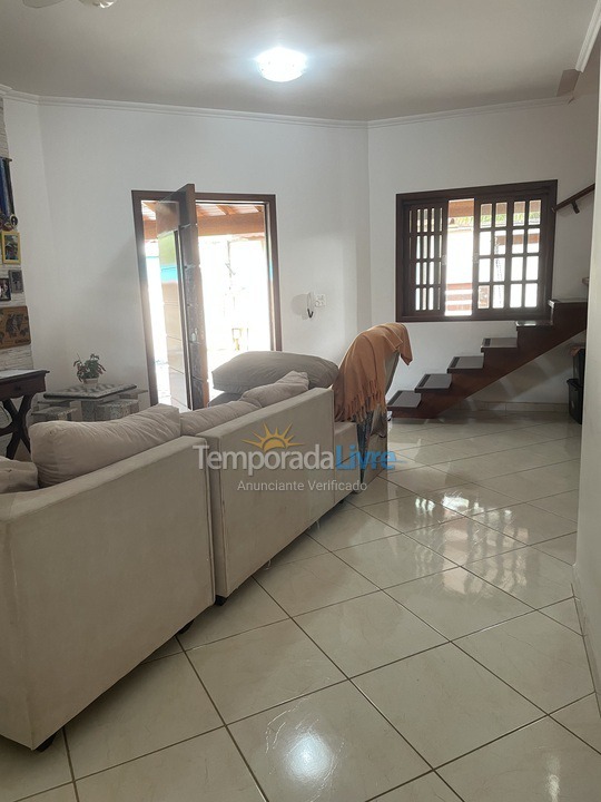 Casa para alquiler de vacaciones em Caraguatatuba (Cidade Jardim)