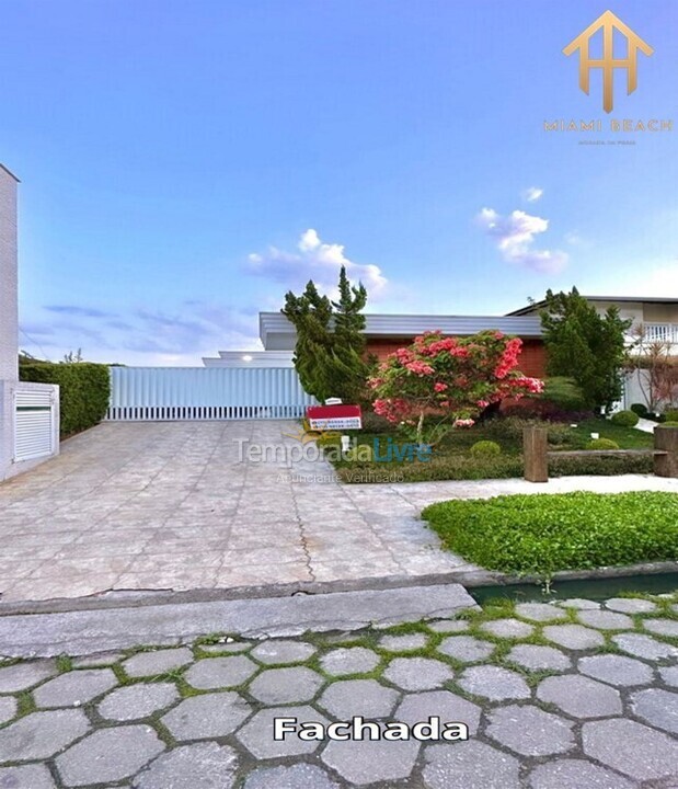 Casa para alquiler de vacaciones em Bertioga (Condominio Morada da Praia)