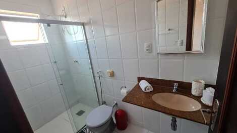 Banheiro do quarto de solteiro