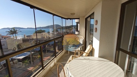 APARTMENT WITH SEA VIEW - IN THE CENTER OF THE BEACH