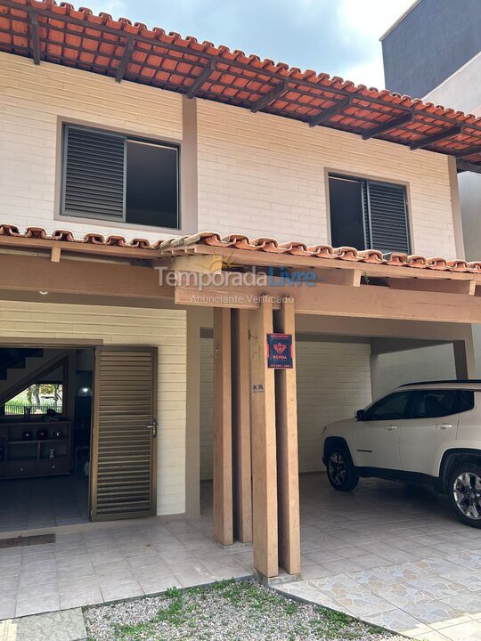 House for vacation rental in Bombinhas (Canto Grande)