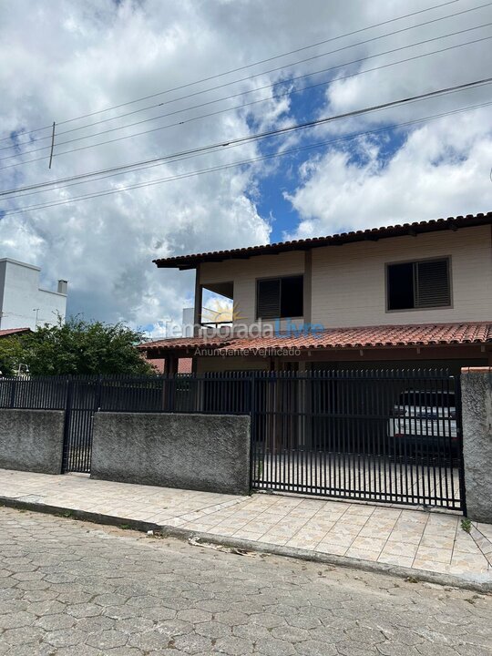 House for vacation rental in Bombinhas (Canto Grande)