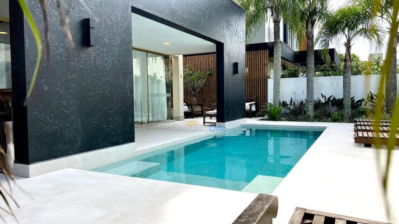 House for vacation rental in Florianopolis (Jurerê Internacional)