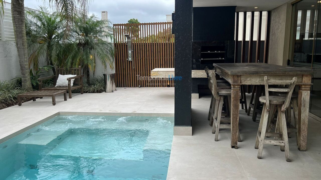 House for vacation rental in Florianopolis (Jurerê Internacional)