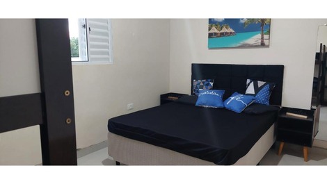 House in Caraguatatuba with swimming pool in a gated community.